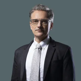 Dr. Peter Loewenhardt